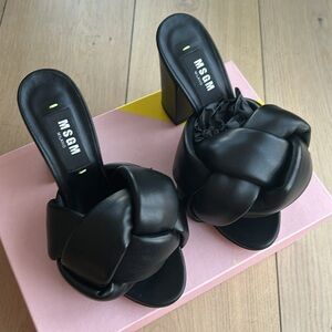 BNIB NEVER WORN BLACK MSGM Leather mules